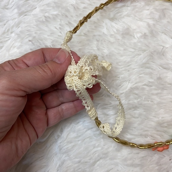 Lot of Girls Decorative Headbands - Picture 4 of 9